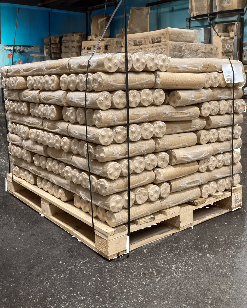 Ceppi di legna da ardere Nestro su un pallet con 100 fasci